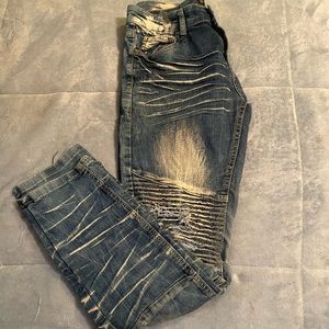 Men’s Rue 21 distressed jeans